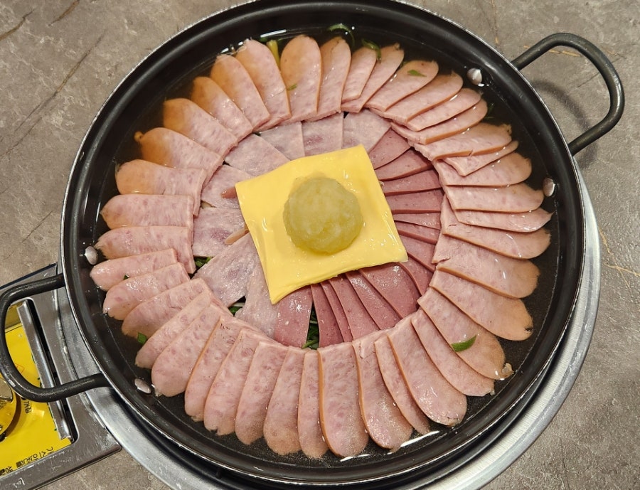 더하고부대찌개 울산대점 사진 1