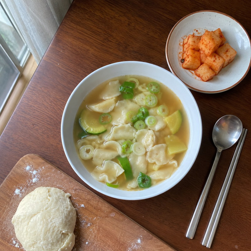 수제비 만드는 법, 반죽 비율 하나로 식감이 완전히 달라진다