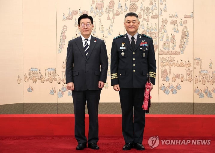 한기성 중장 <b>1군단장</b> 프로필... GOP 육군 빈총 경계 <b>직무 배제</b>
