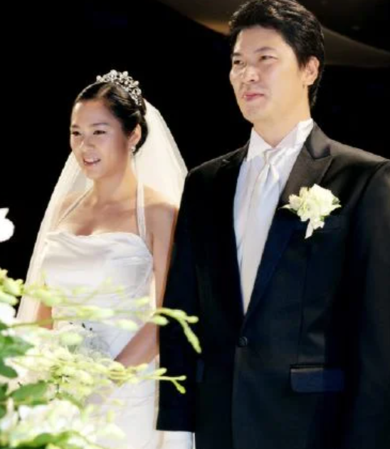 "수많은 여배우 앞에서도 안떨렸는데.."첫눈에 반해 만난지 이틀만에 '결혼하자' 말하고, 결....