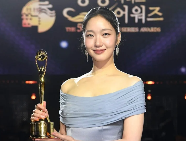 "야 김고은" 청룡시리즈어워즈 김고은 대상 받자, 이상이 찐 동공확장 반응
