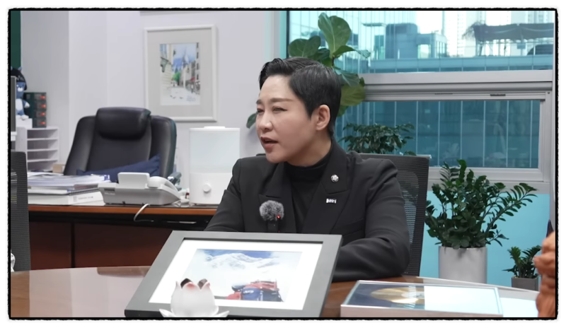김재원 국회 의원 프로필 주요 경력, 실력파 가수 리아에서 축구협회 문제 파해지는 문체위 ....
