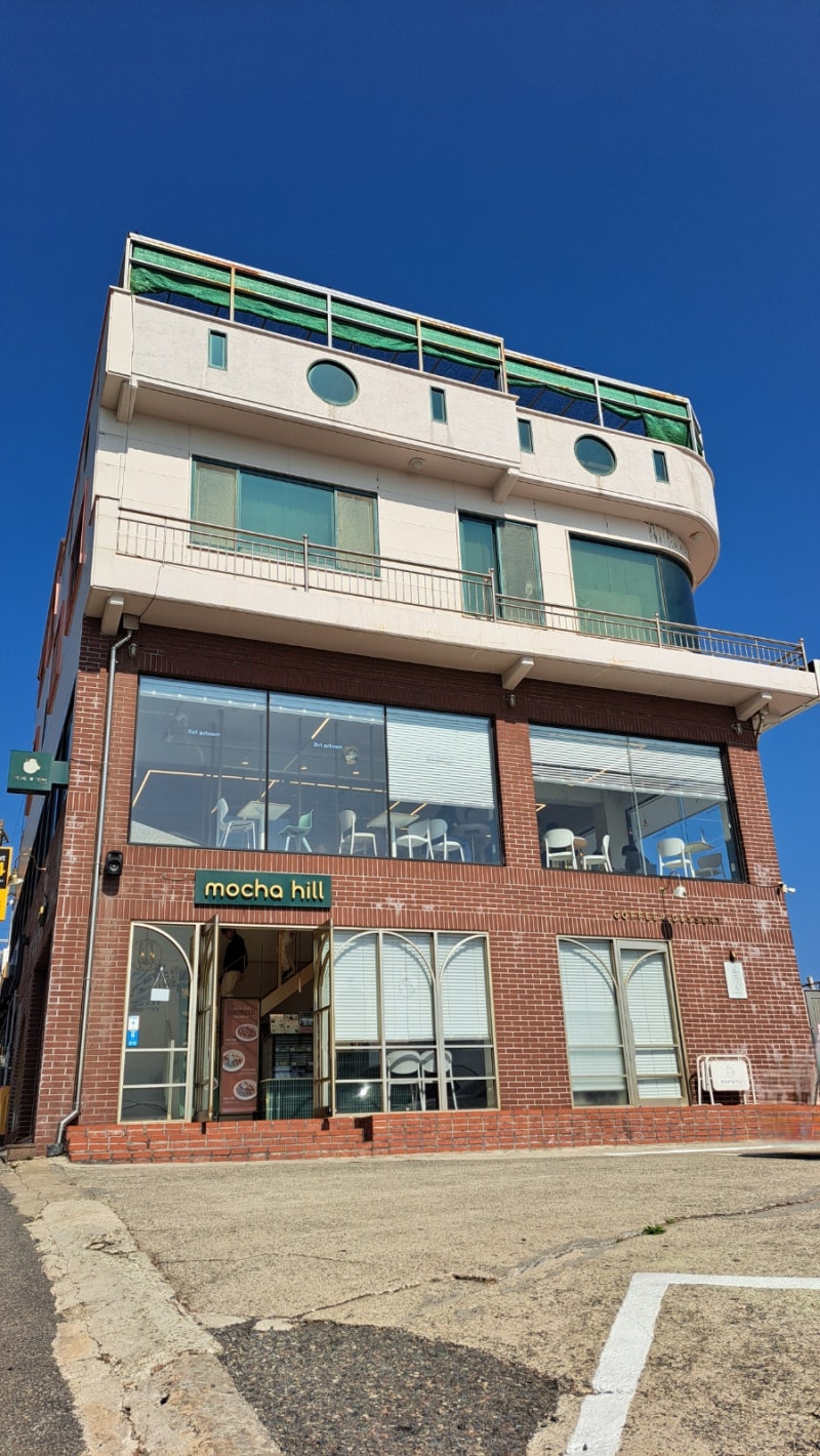 카페 모카힐 이순신광장점ㅡ영화 오세이사 촬영지, 추영우&신시아 주연, ....