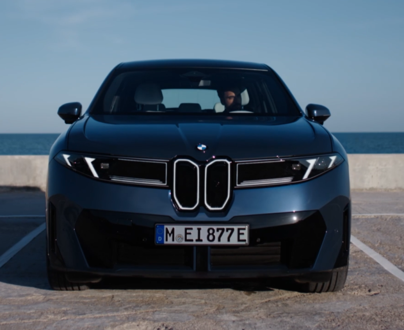 5분 충전에 200km를 간다고? BMW iX3가 바꿀 전기차의 미래