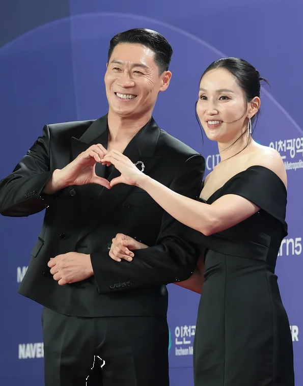 진선규 아내 박보경 여우조연상 수상, 청룡시리즈어워즈에서 먼저 울었던 이유