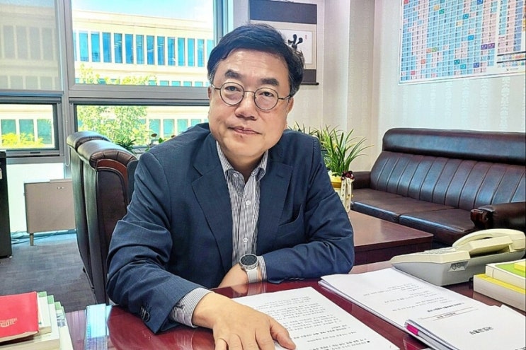 <b>서범수 돌려차기 실언</b> 논란, 피해자 앞 발언 후 사과