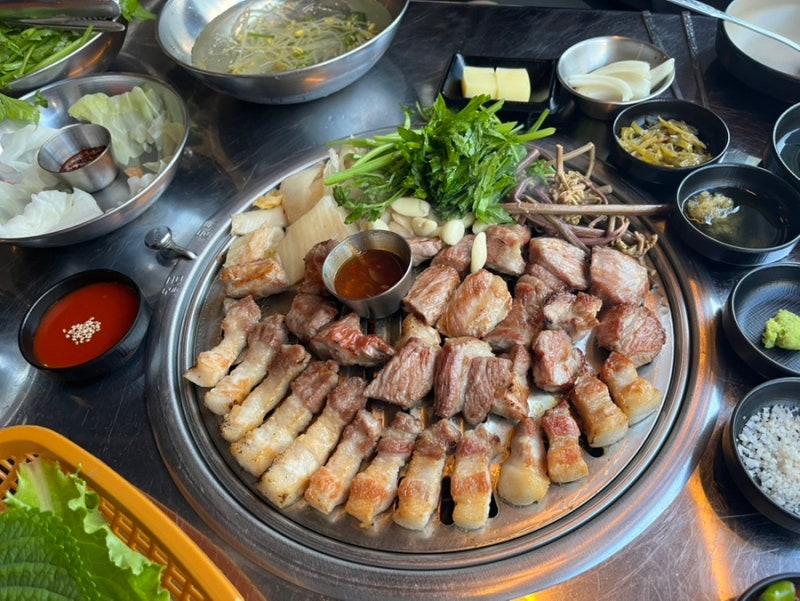 서산호수공원 고기맛집 [돈필살]후기/완벌 모둠한판/미나리추가 필수!!