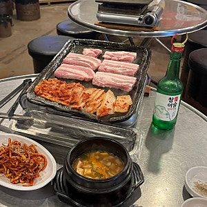 [합정 삼겹살] 신김치생삼겹살 3번째 재방문, 다이어트중에 2인분으로도 매우 만족