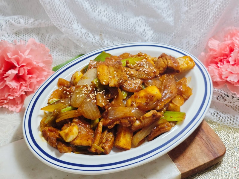 고춧가루 제육볶음 황금레시피. 냉동삼겹살요리 백종원 제육볶음 만들기