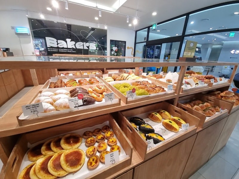 [부산 양정] 양정역 베이커리 카페 '베이커스' | 모모스 원두 커피 & 소금빵 맛집