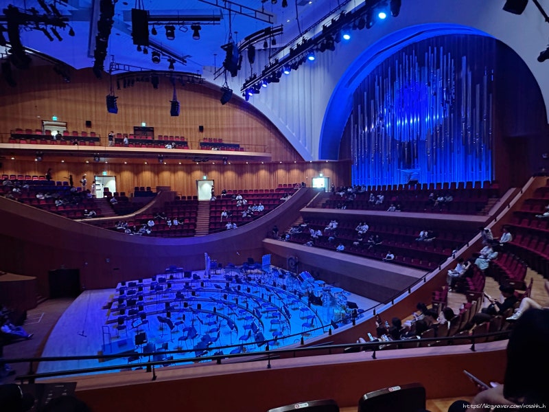 Jamsil Concert: Hans Zimmer Film Music Concert 2026 at Jamsil Lotte Concert Hall, 1st Floor R Section Review (Booking, Parking)