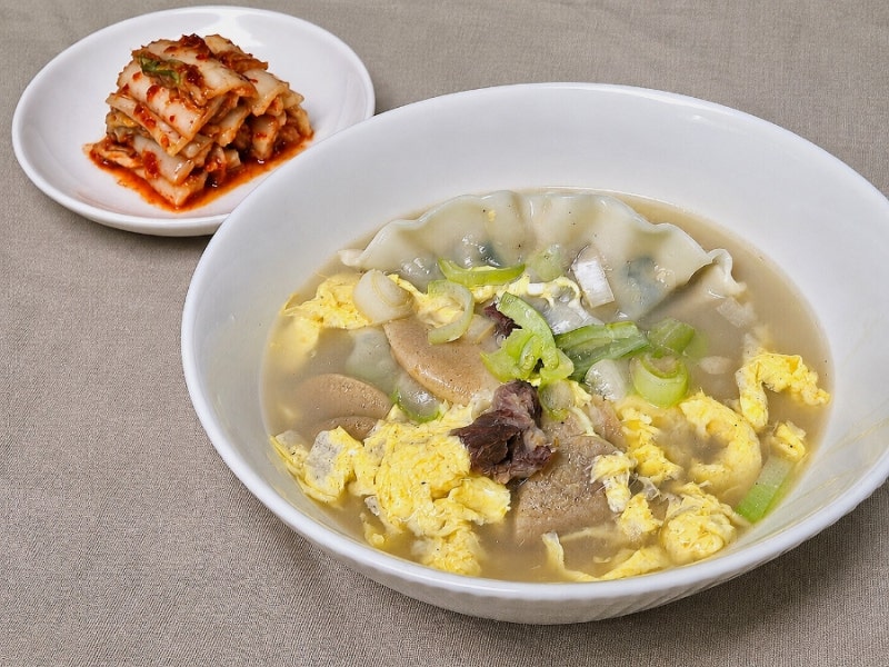 [오늘뭐먹지] 현미유기농 떡국 떡으로 만든 소고기 떡만두국