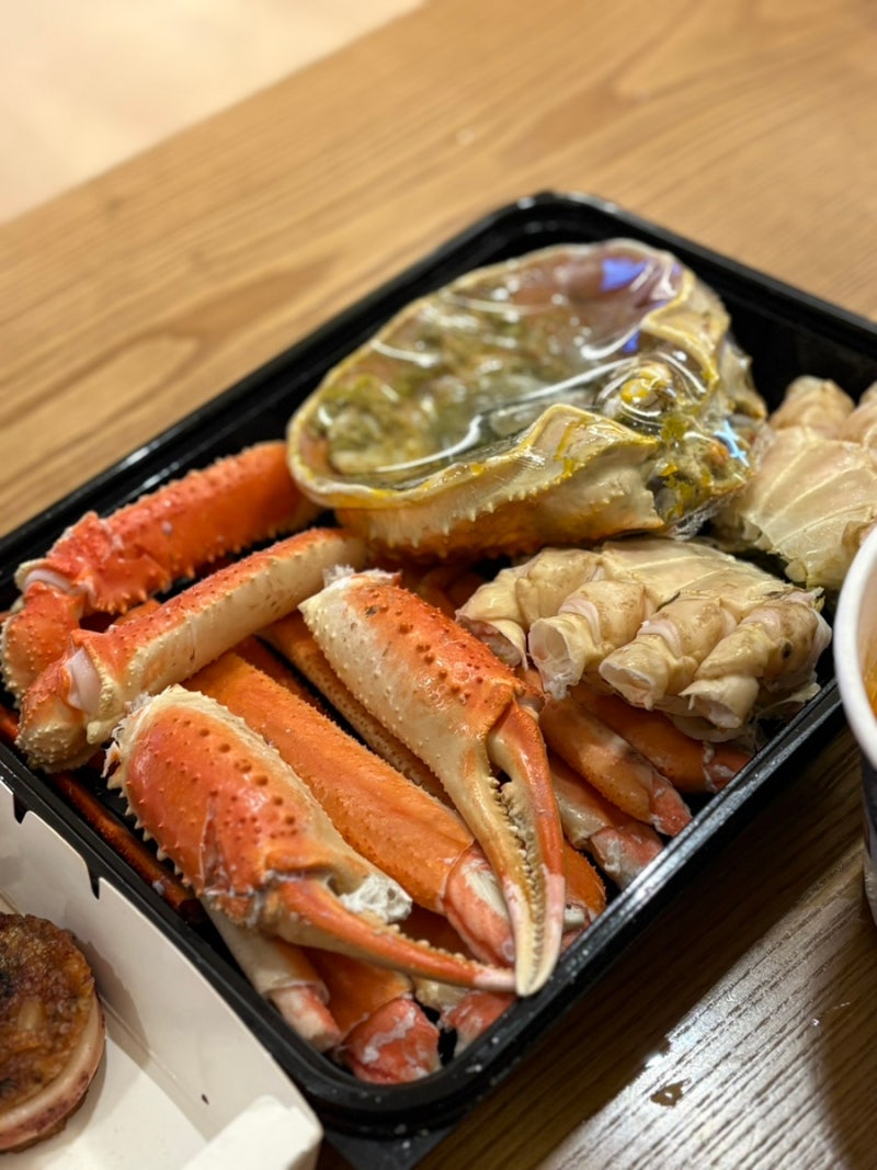 속소 대게 맛집 속초시장 아빠가 잡아온 붉은대게 가성비 포장 후기
