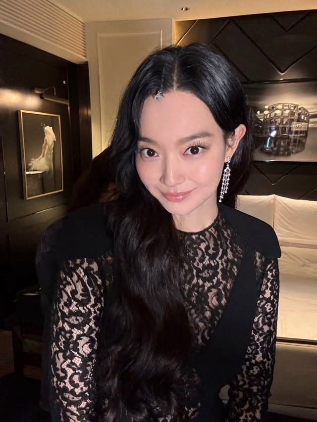 신민아 김우빈, 눈빛 꿀 이유 고스란히 담긴 황후의 우아한 자태