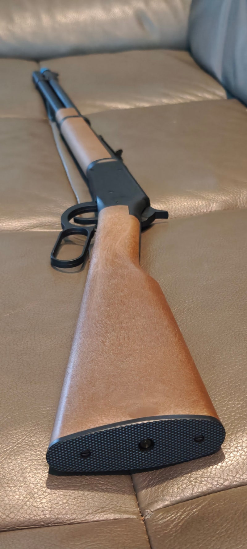 '가정에서 사격하기에는 부담스러운' 아카데미과학 윈체스터 M1894 BB 라이플
