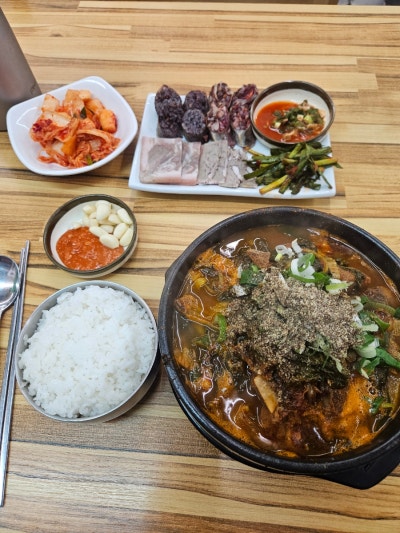 부드러운 살과 칼칼든든한 국물까지! 신림감자탕 맛집 [모두 순대국 감자탕 난곡점]