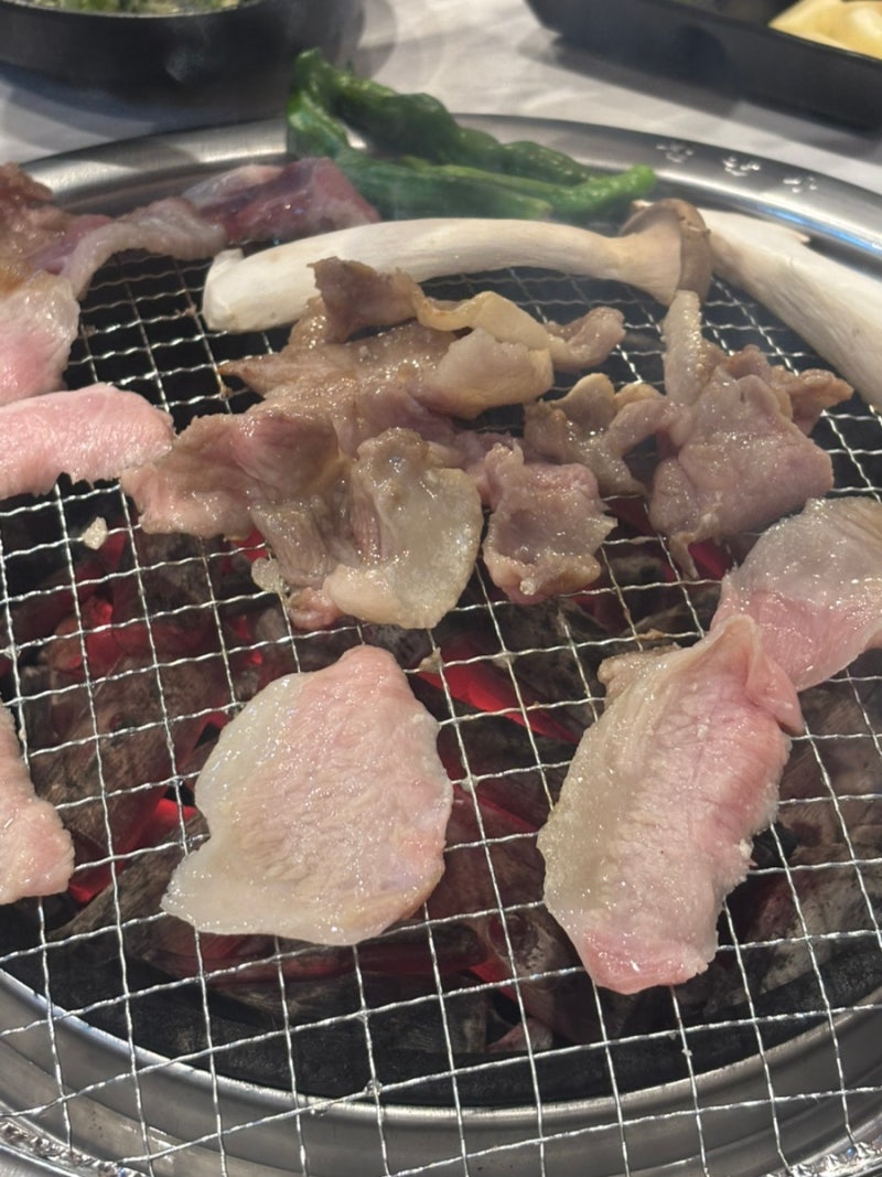 [ 목동 맛집 ] 돝집 / 쫀득살 고기로 승부 보는 집❣️