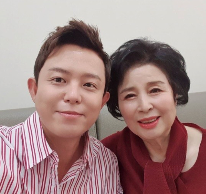 '미우새 모벤져스' 토니안 엄마 별세 루머 진실? 방송서 오열하며 털어놓은 가정사 충격