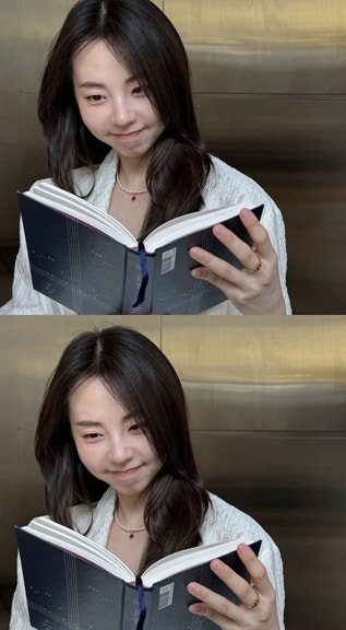 안소희 반클리프 아펠 레드 목걸이 패션, 꾸안꾸에 525만 원 포인트 더한 클래식 데일리룩