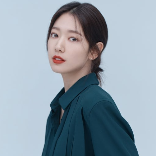 Park Shin-hye's Second Child Due Soon, Pink Ribbon Fuels Gender Speculation