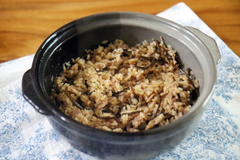 참치 시오콘부 뚝배기 솥밥