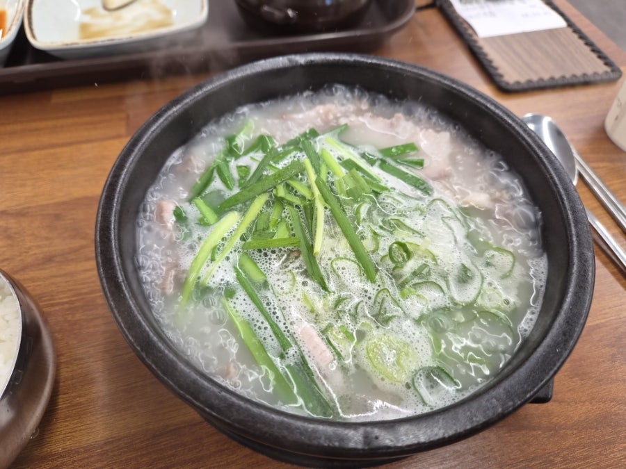금호돼지국밥 영천본점 사진 4