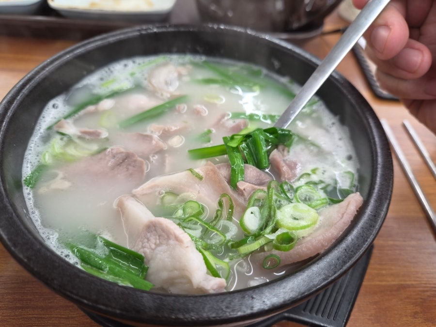 금호돼지국밥 영천본점 사진 3