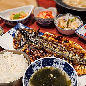 대구 신세계백화점 푸드코트 한식 맛집 고등어찬 겉바속촉 고등어구이 덮밥부터 칼칼한 김....