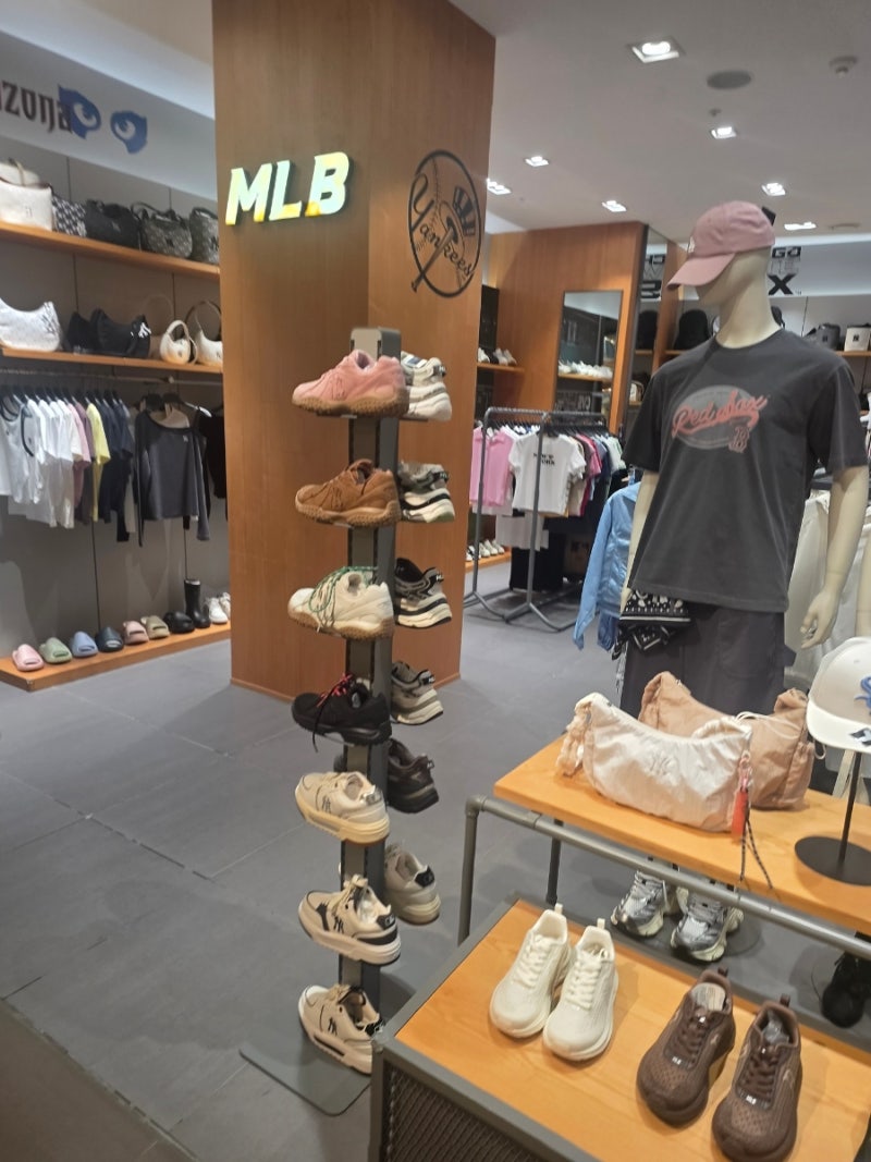 꿀팁 대방출! 내 얼굴형에 딱 맞는 인생 mlb 모자 고르는 법 (feat. 매장 방문기)