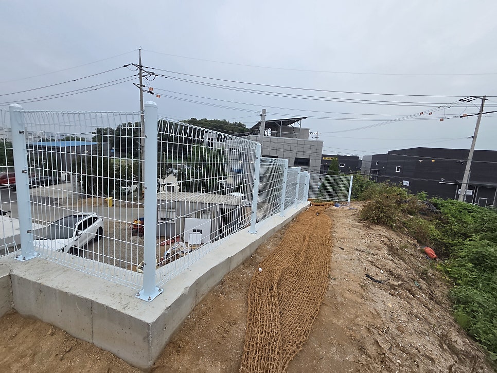 충남 아산휀스 신축 창고 건설 안전 예방 휀스 설치