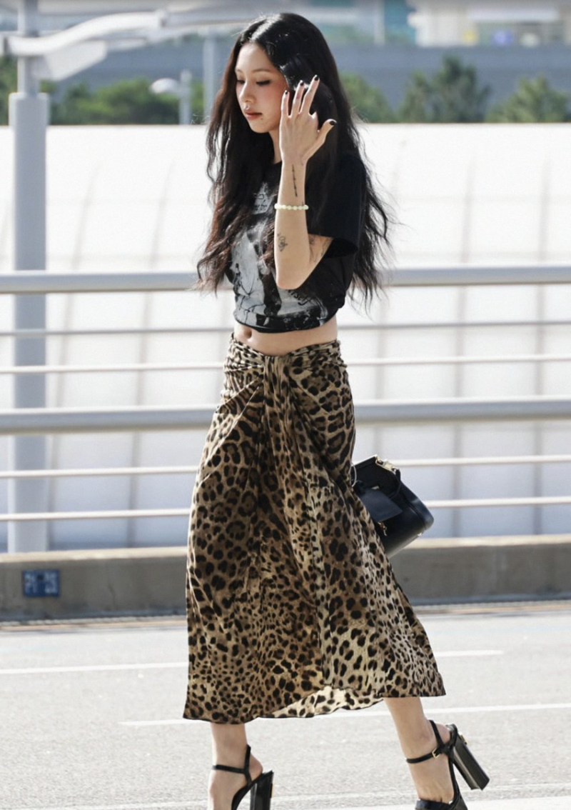 The Reason Why TWICE Chaeyoung's Flawless Leopard Print Skirt Airport Look is Trending