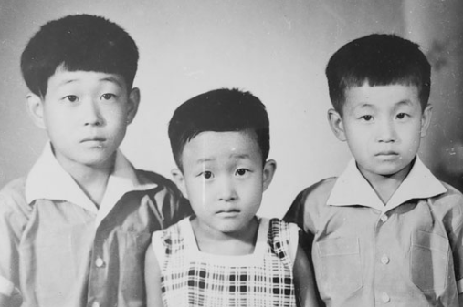 "삼형제가 의기투합해 밴드 차리더니..." 국민 배우까지 된 연예인