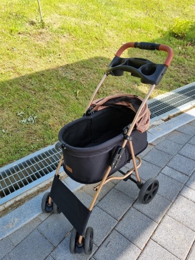 강아지 유모차 레토 후기 무게 걱정했는데 4.8kg이라 차에 싣기 편해요