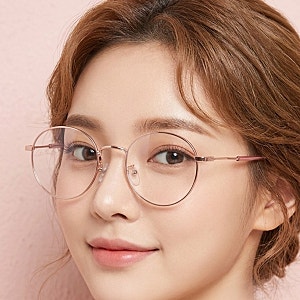 잘 나가는 제품 안나수이변색안경 변색 안경은 청색광과 자외선을 차단하며, 다양한 색상을 ....