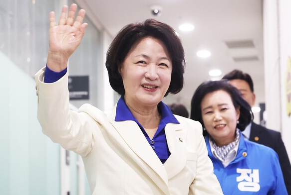 <b>추미애 경기도</b>지사 <b>재정 비상</b> 선언 7700억 감액 추경 파장과... 
