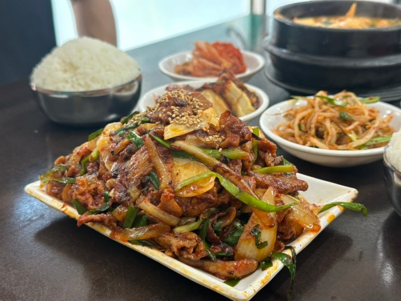 [우장산역] 제육 맛집 '충북식당' 웨이팅