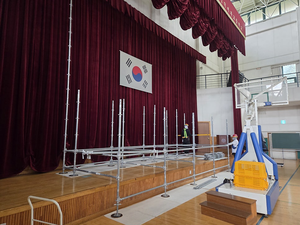 실내 시스템비계 분당 학교 체육관 스크린도어설치를 위한 비계 시공