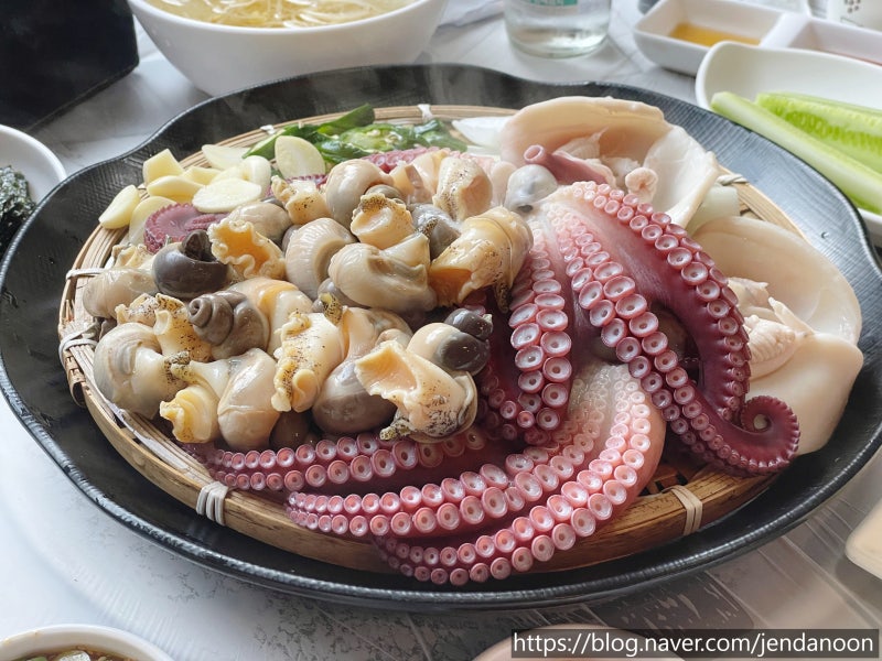 강원도 삼척 동해안, 문어 골뱅이 숙회 맛있는 집