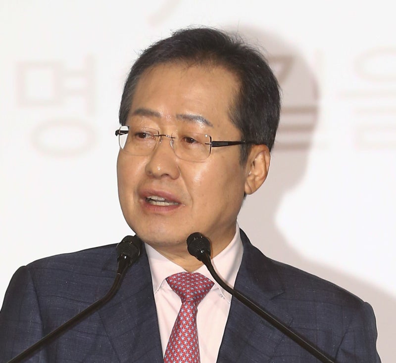 정계은퇴 홍준표 야구 해설가 변신…박진만 저격