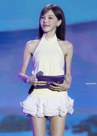 웬디 정말 이게 예쁜건가요..?뼈말라를 넘어선 거식증 같은 근황..