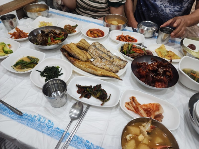 여수맛집 애견동반 [늘푸른식당 게장백반] 생선구이정식을 시키면 나오는 돌게장, 양념돌게....