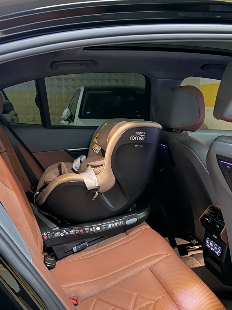 BMW 5시리즈에 유아용 카시트를 장착해보자! (브라이텍스 듀얼픽스 프로, 오이스터4 유모차, BM....