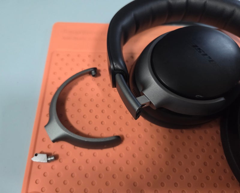 보스 헤드폰 QC 울트라 수리 BOSE QC Ultra 힌지 교체 수리 1 - 보스 울트라 택배 수리. 경기도 성....