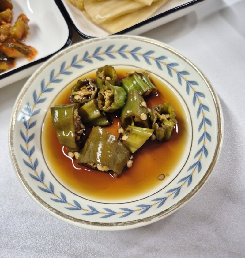 [레시피] 매운 오이고추 장아찌 만드는 법 | 꽈리고추도 함께 만든 초간단 밥도둑 반찬