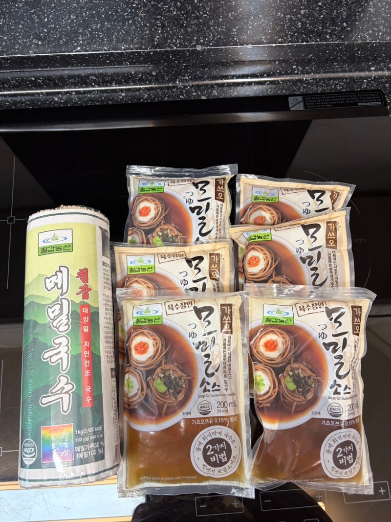 [칠갑농산 메밀국수 1kg + 모밀육수 2000ml] 칠갑농산 메밀국수 모밀소바 원팬 조리 및 시원한 ....
