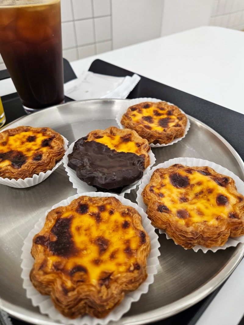 서울숲 아침 산책하다 들린 픽베이크, 마카오가 생각나는 에그타르트