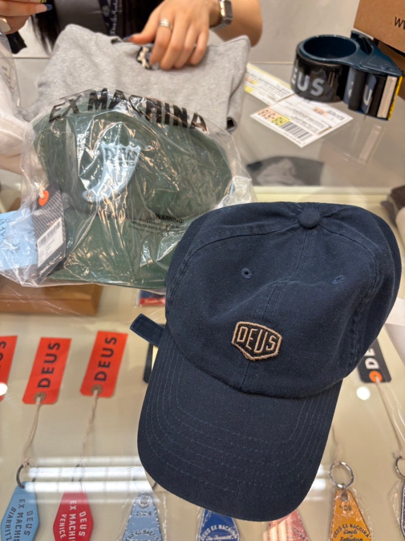 캡모자 브랜드 추천  데우스엑스마키나 롯데프리미엄아울렛 동부산점