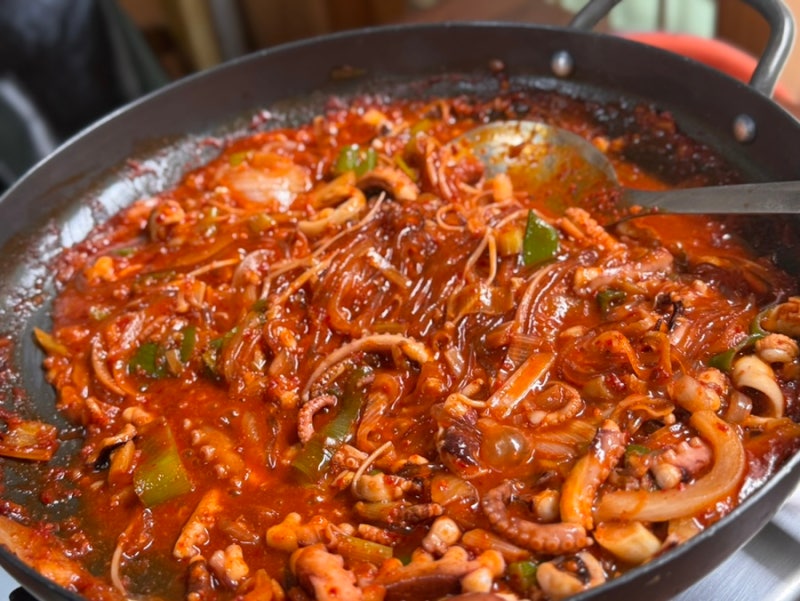 오뚜기식당 낙지볶음 밑반찬 맛있는 통영 현지인 맛집