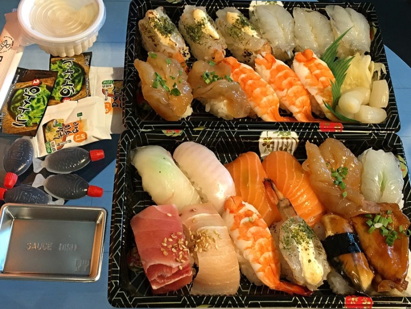 [부산 부전동] 부전시장 초밥 맛집, 마트 초밥이라 생각하면 큰 오산! 민영활어공장 회초밥 ....
