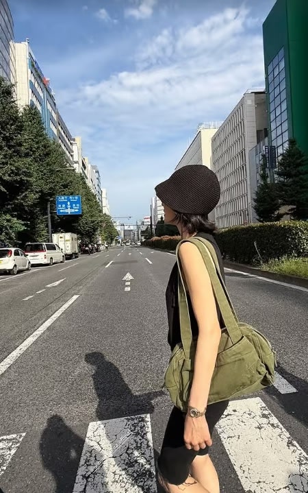 송혜교, 도쿄 여행룩에 강동원 브랜드 가방…또 고른 이유는?